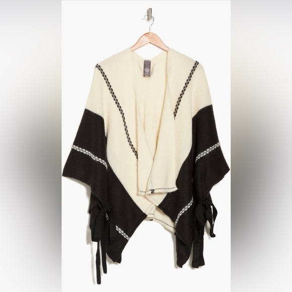 Vince Camuto Feels Like Home Colorblock Ruana - Picture 2 of 3